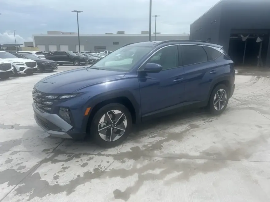 2025 Hyundai Tucson SEL photo 1