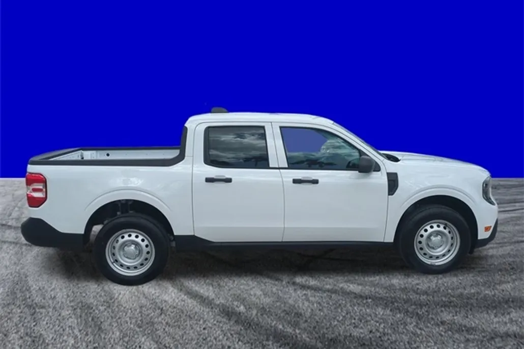 2025 Ford Maverick XL photo 1