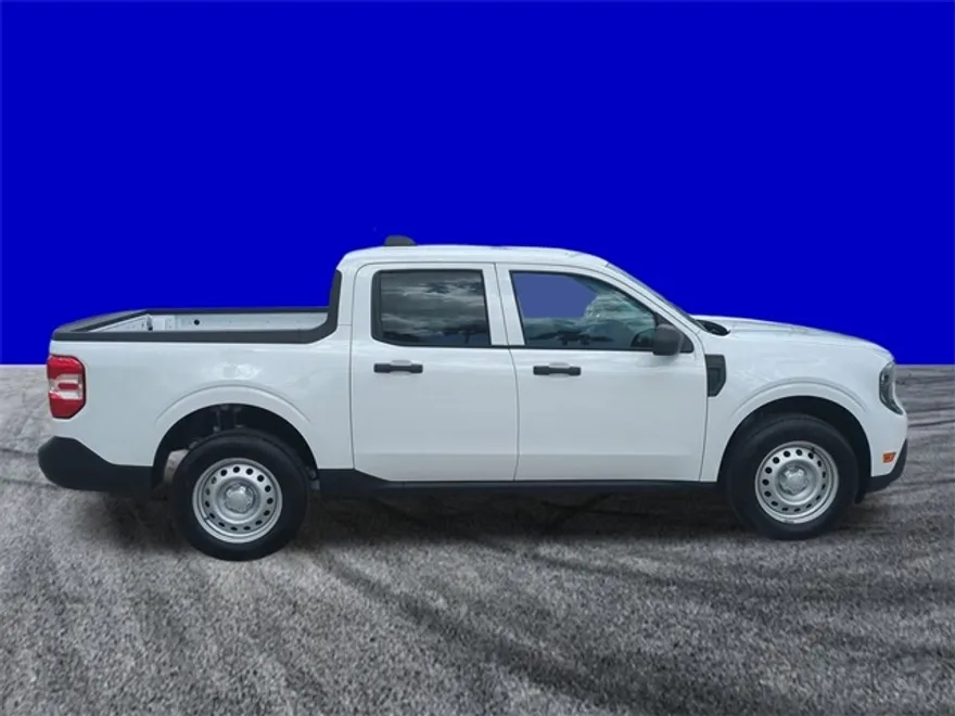 2025 Ford Maverick XL photo 1