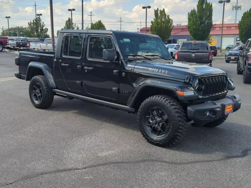 2025 Jeep Gladiator Willys photo 1
