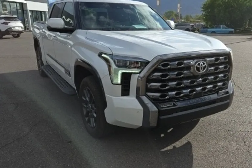 2024 Toyota Tundra Platinum photo 1