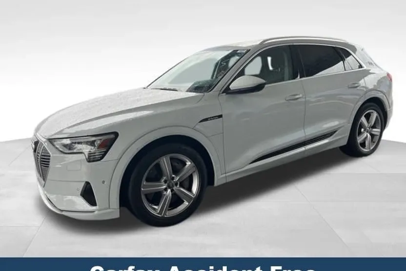 2019 Audi e-tron Premium Plus photo 1