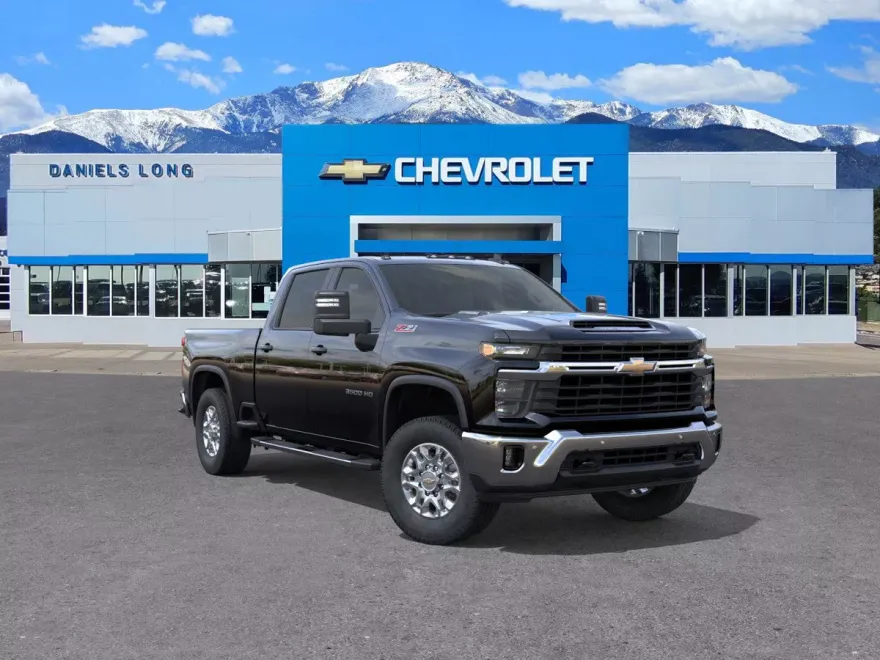 2025 Chevrolet Silverado 3500HD LT photo 1