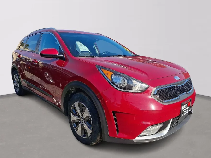 2017 Kia Niro LX photo 1