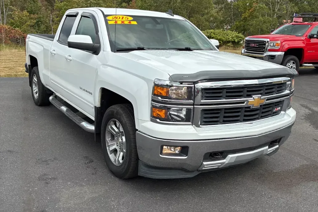 2015 Chevrolet Silverado 1500 LT photo 1