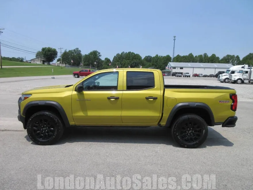2023 Chevrolet Colorado Trail Boss photo 1