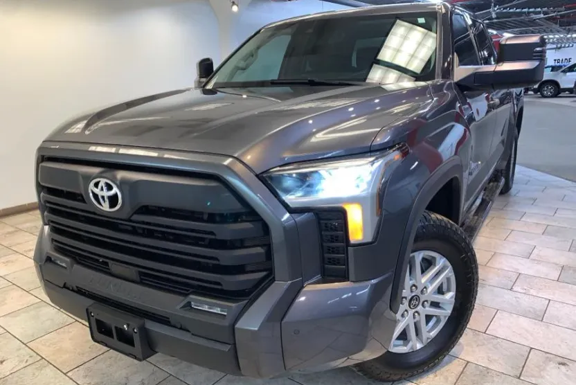 2022 Toyota Tundra SR5 CrewMax photo 1