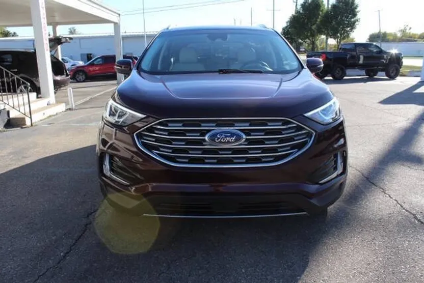 2019 Ford Edge Titanium photo 1