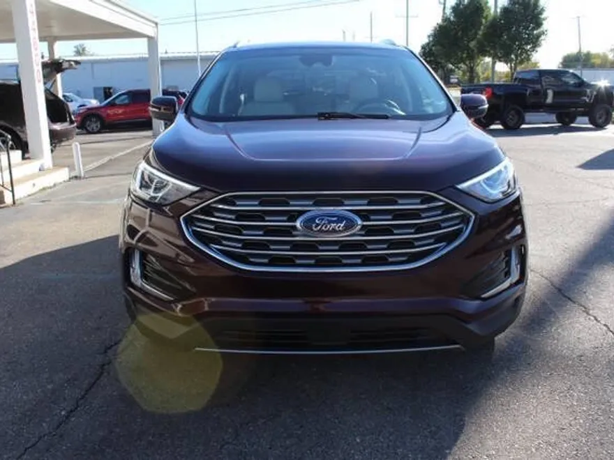 2019 Ford Edge Titanium photo 1