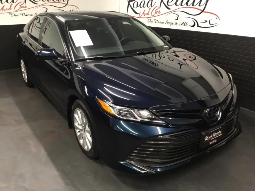 2020 Toyota Camry LE photo 1