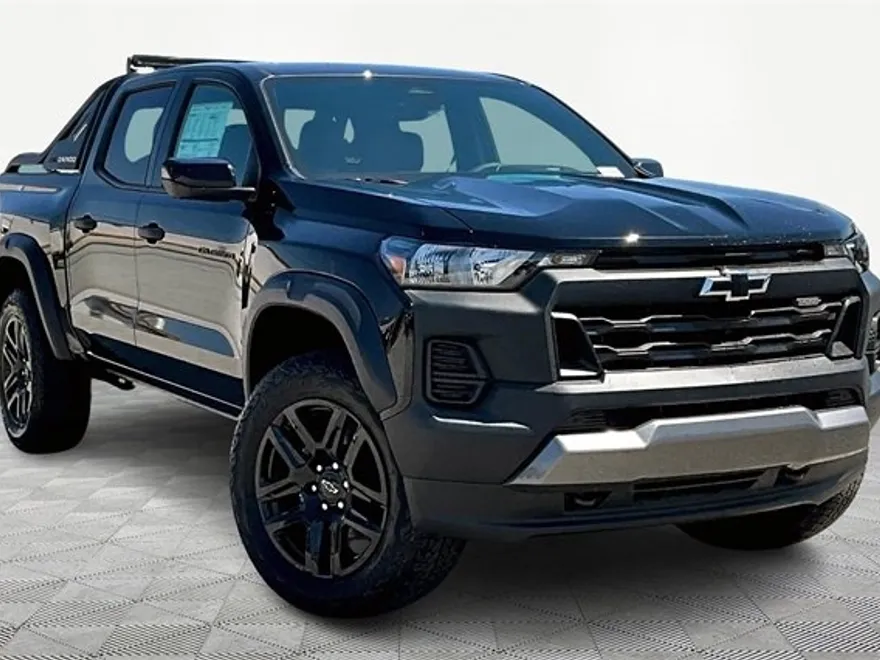 2025 Chevrolet Colorado Trail Boss photo 1