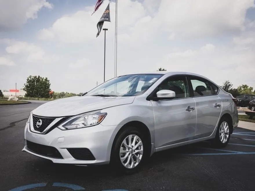 2019 Nissan Sentra SV photo 1