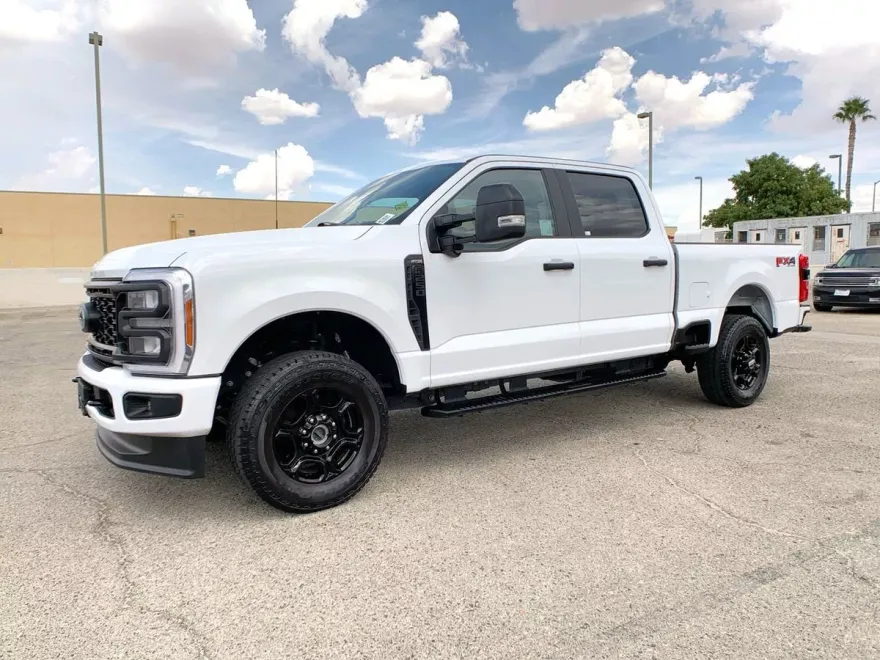 2023 Ford F-250 XL photo 1