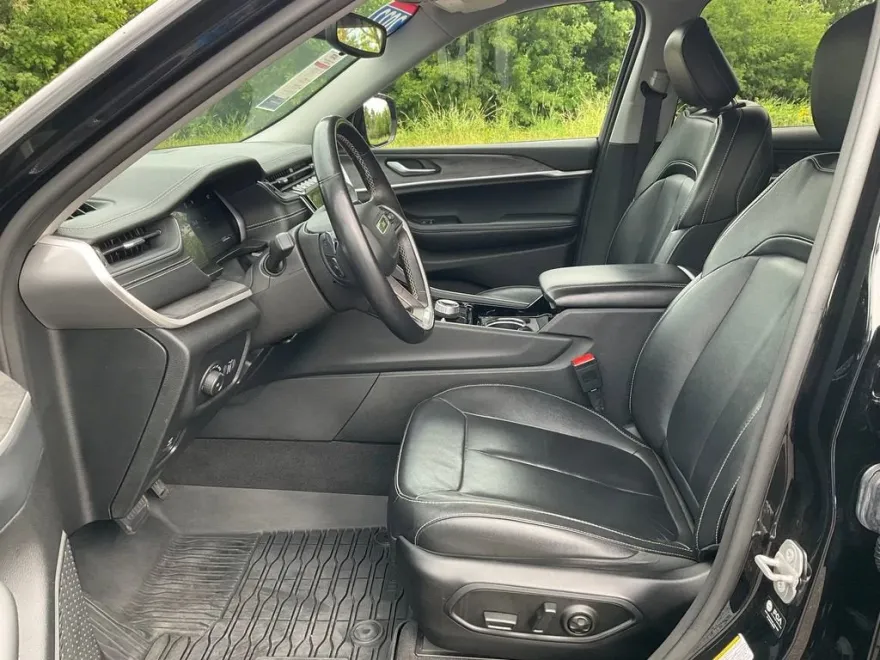 2022 Jeep Grand Cherokee Limited photo 1