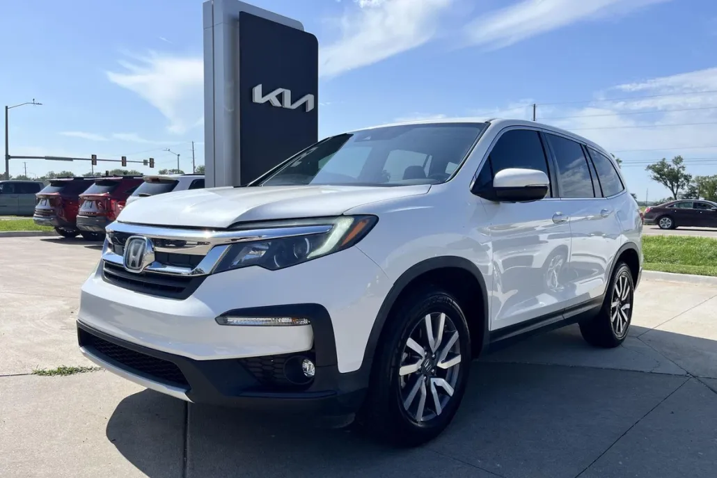 2020 Honda Pilot EX photo 1