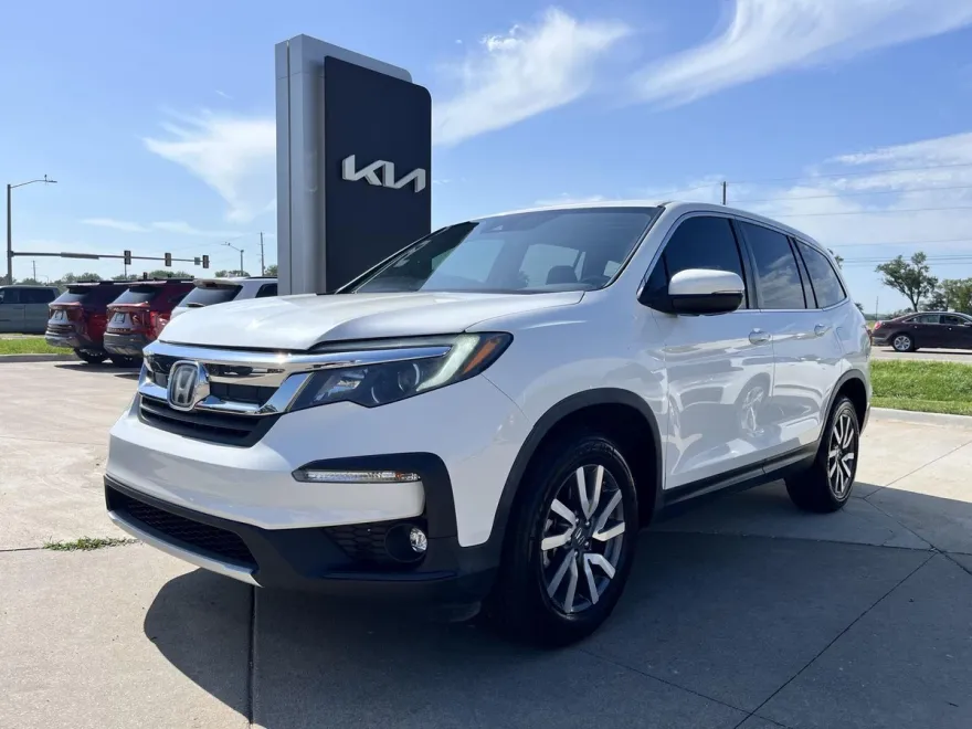 2020 Honda Pilot EX photo 1