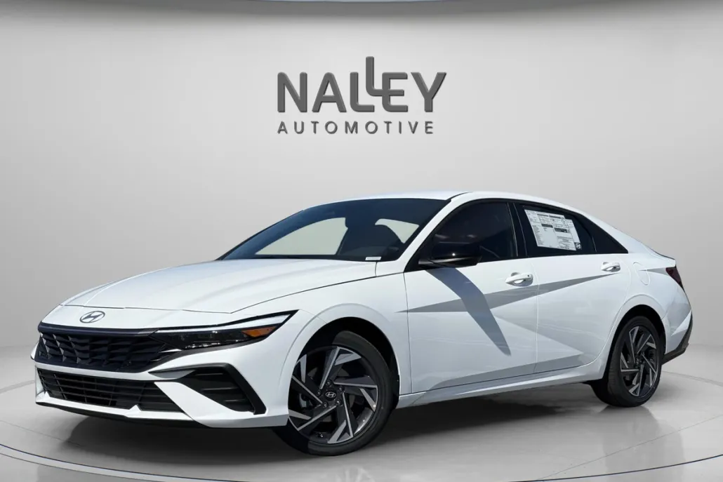 2025 Hyundai Elantra SEL Sport photo 1