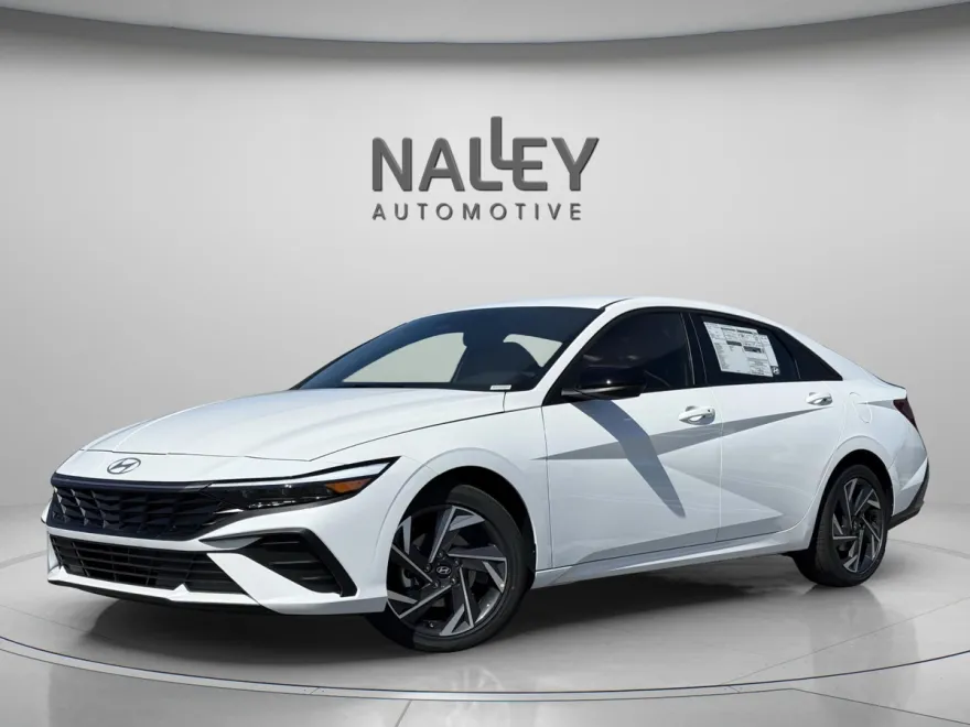 2025 Hyundai Elantra SEL Sport photo 1