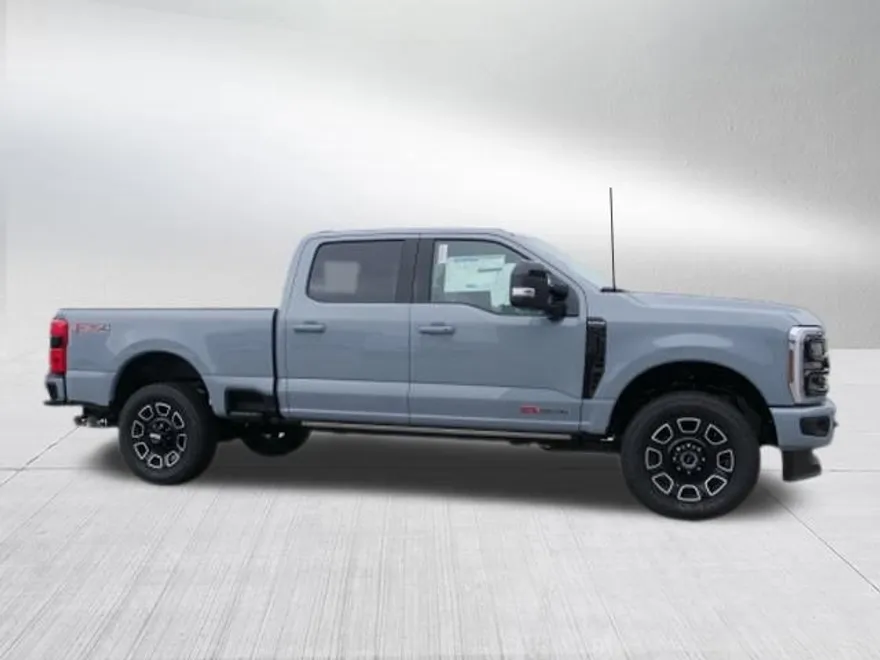 2025 Ford F-250 Platinum photo 1