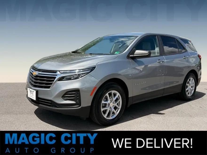 2023 Chevrolet Equinox LS photo 1