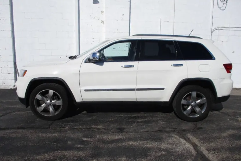2012 Jeep Grand Cherokee Overland photo 1