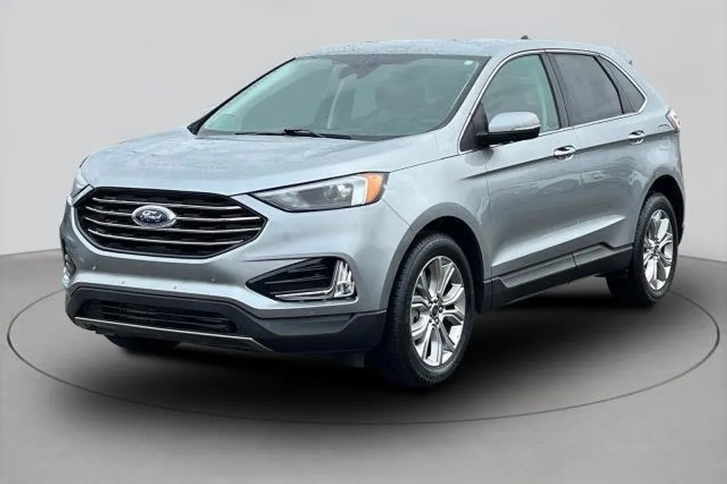 2022 Ford Edge Titanium photo 1