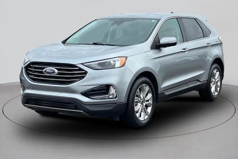 2022 Ford Edge Titanium photo 1