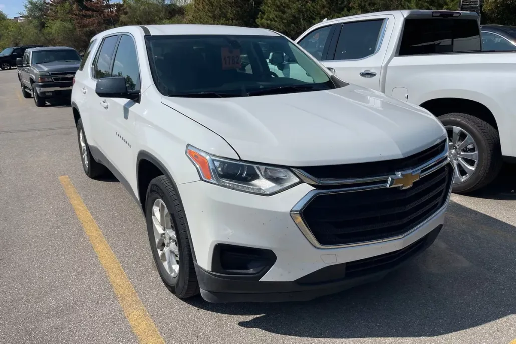 2020 Chevrolet Traverse LS photo 1