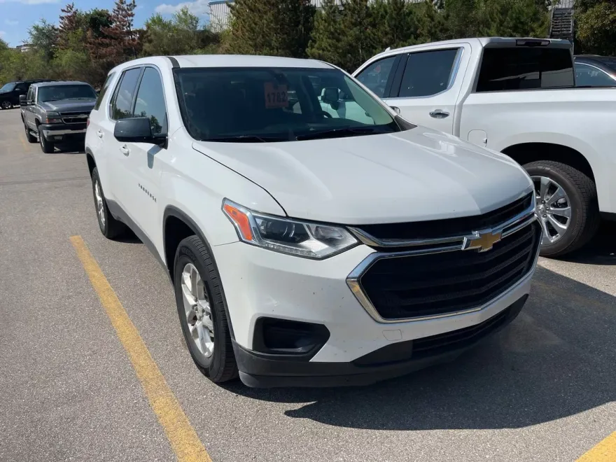 2020 Chevrolet Traverse LS photo 1