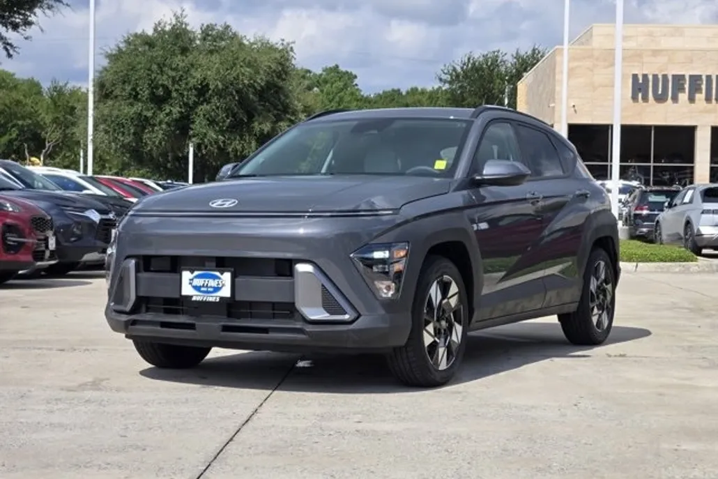 2025 Hyundai Kona SEL photo 1