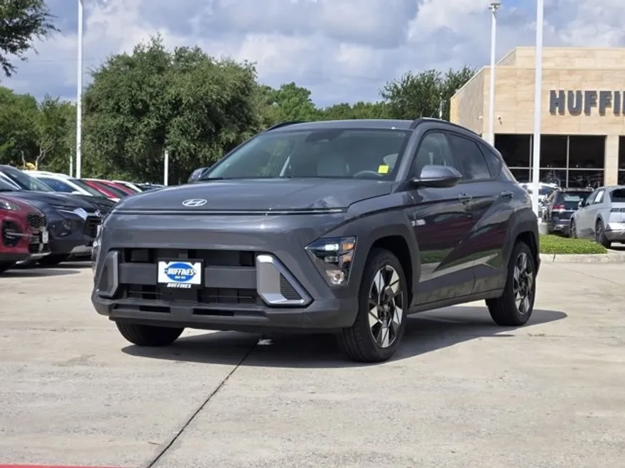 2025 Hyundai Kona SEL photo 1