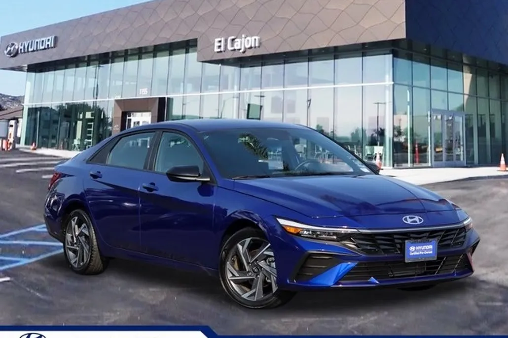 2025 Hyundai Elantra SEL Sport photo 1