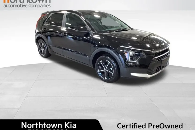 2025 Kia Niro LX photo 1