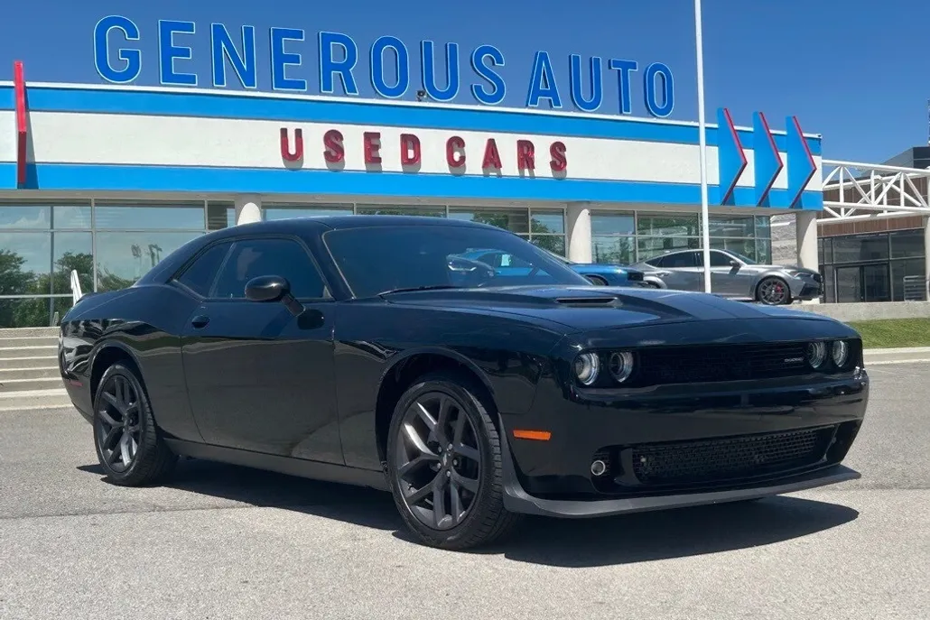 2021 Dodge Challenger SXT photo 1