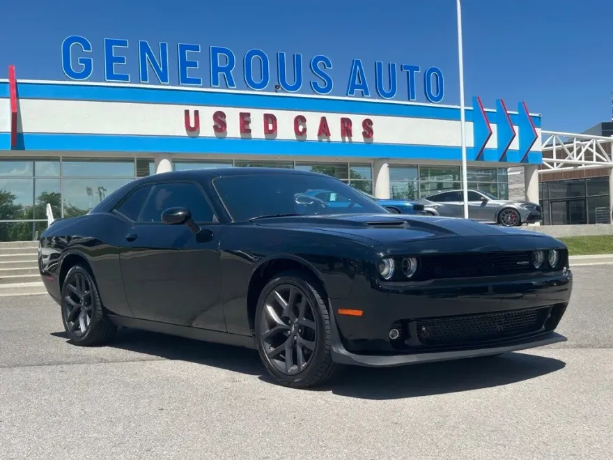 2021 Dodge Challenger SXT photo 1