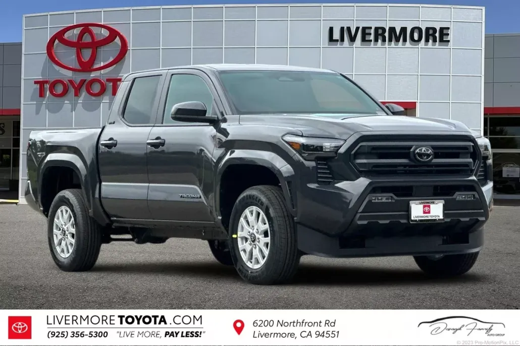 2025 Toyota Tacoma SR5 photo 1