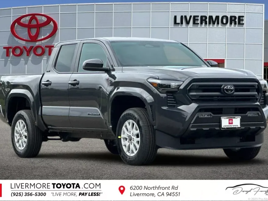 2025 Toyota Tacoma SR5 photo 1
