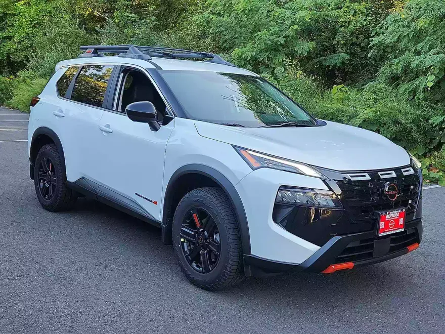2026 Nissan Rogue SV photo 1