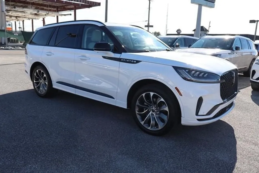 2025 Lincoln Aviator Premiere photo 1