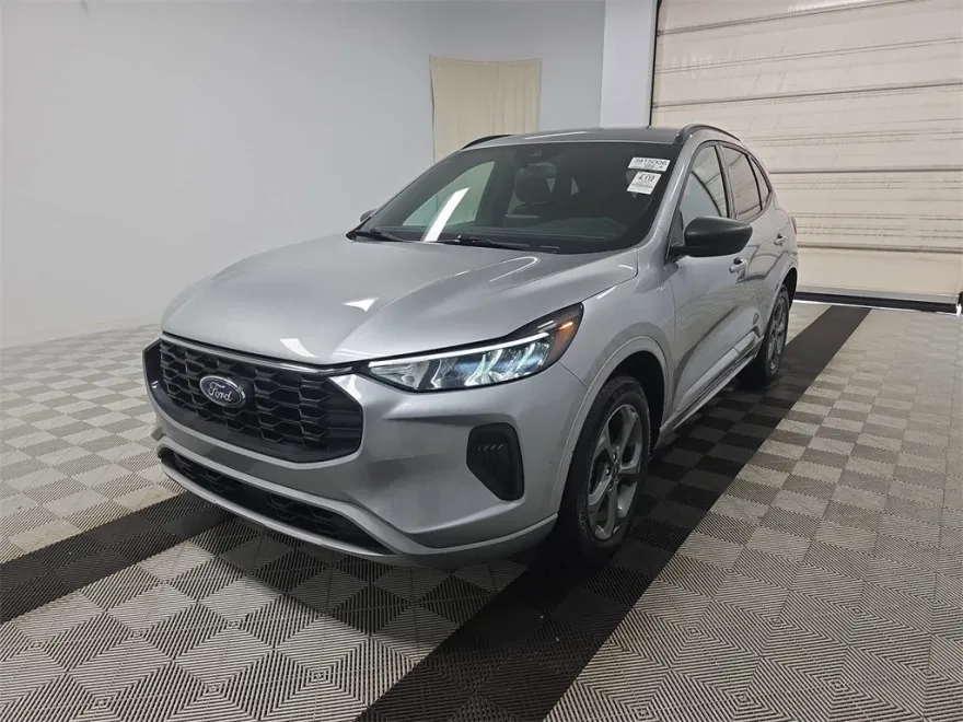 2024 Ford Escape ST-Line photo 1