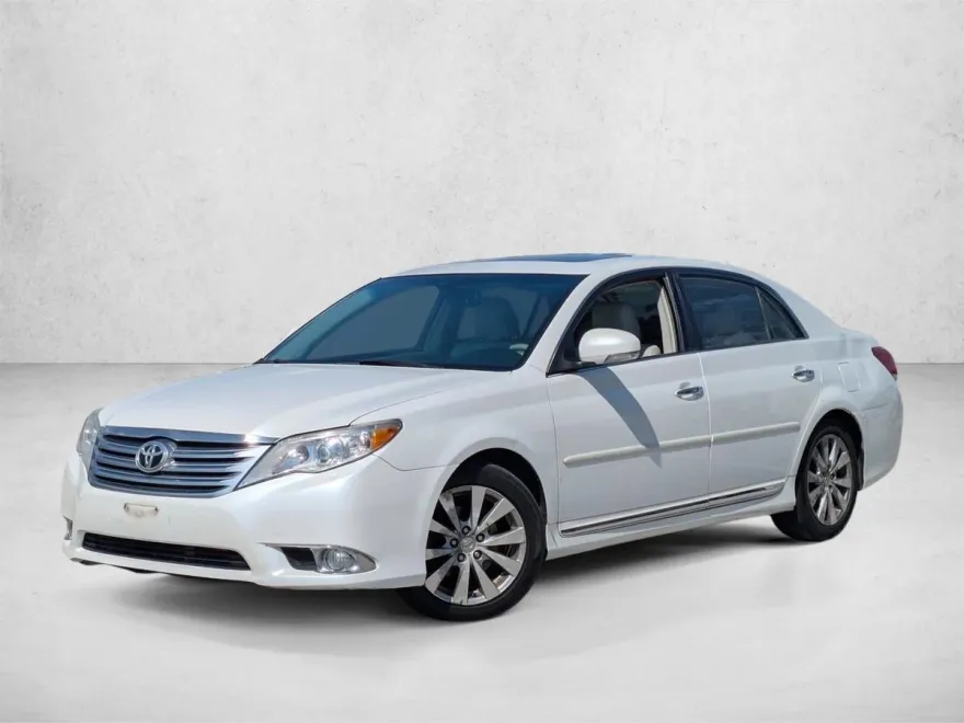 2012 Toyota Avalon Limited photo 1