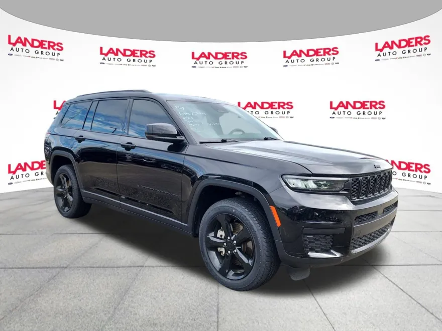 2023 Jeep Grand Cherokee Altitude photo 1