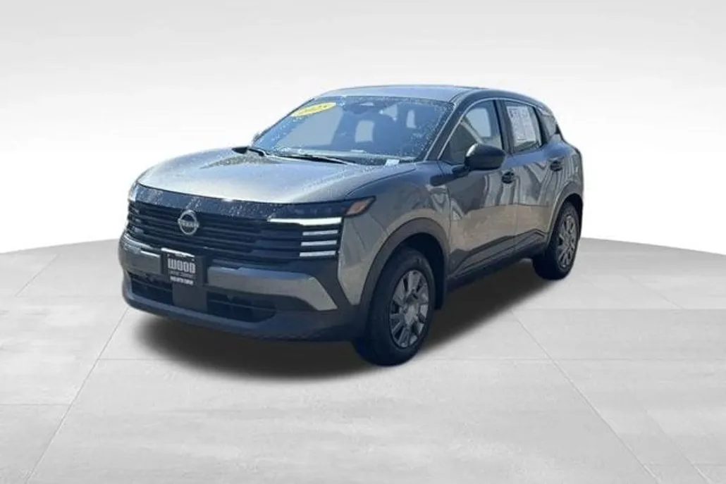 2025 Nissan Kicks S photo 1