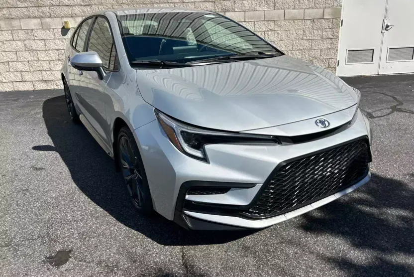 2026 Toyota Corolla SE photo 1