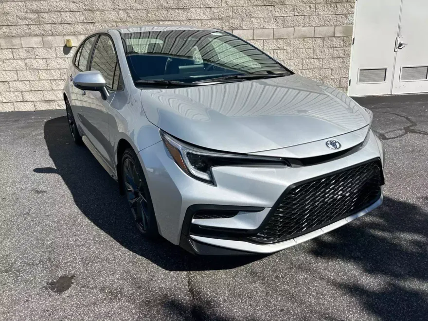 2026 Toyota Corolla SE photo 1