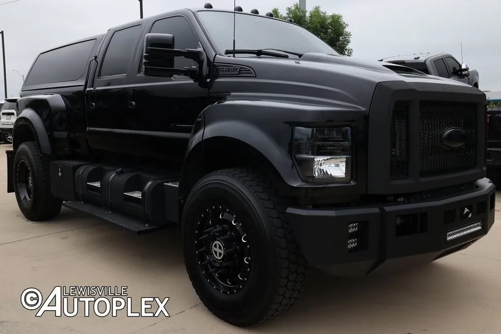 2024 Ford F-650 Base photo 1
