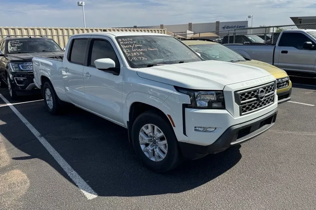 2022 Nissan Frontier SV photo 1