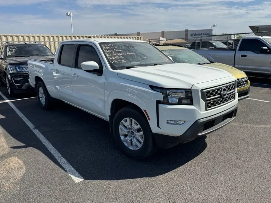 2022 Nissan Frontier SV photo 1
