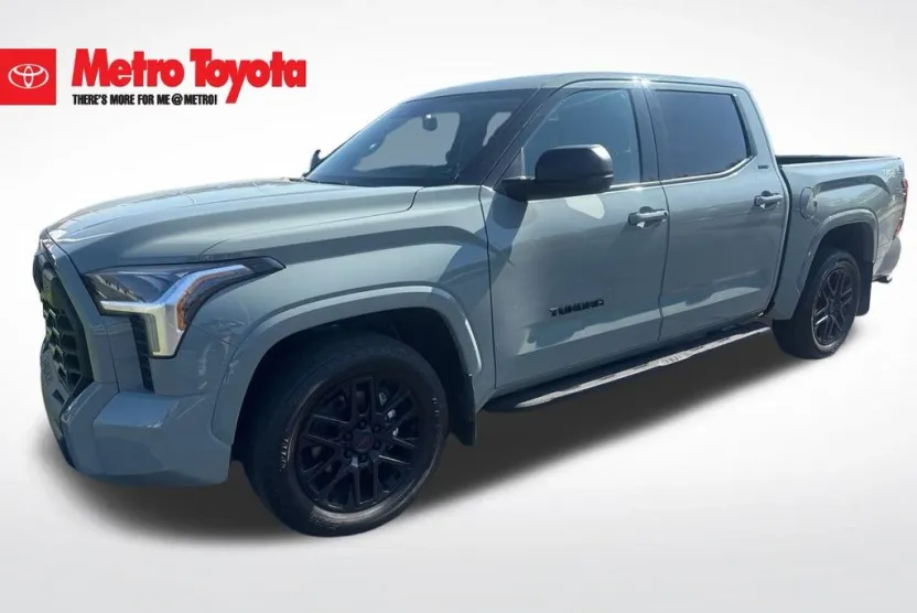 2023 Toyota Tundra SR5 TRD photo 1