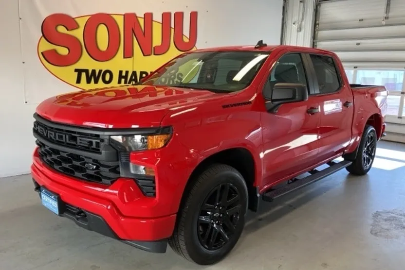 2023 Chevrolet Silverado 1500 Custom photo 1
